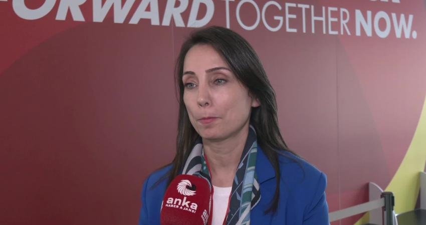 DEM Parti Eş Genel Başkanı Tülay Hatimoğulları, Barselona’da düzenlenen Küresel