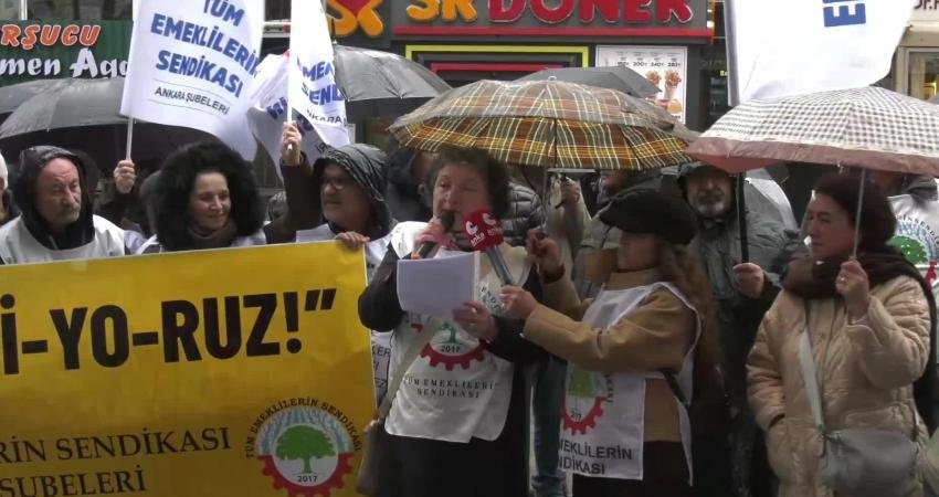 Tüm Emeklilerin Sendikası’ndan “Geçinemiyoruz” eylemi: “12 Nisan’da ülkenin sekiz bölgesinde mitingler yaparak ‘Sefalet zulmüne son’ diyeceğiz” Tüm Emeklilerin Sendikası, Ankara Sakarya Caddesi'nde düzenlediği "Geçinemiyoruz" eylemi yaptı.