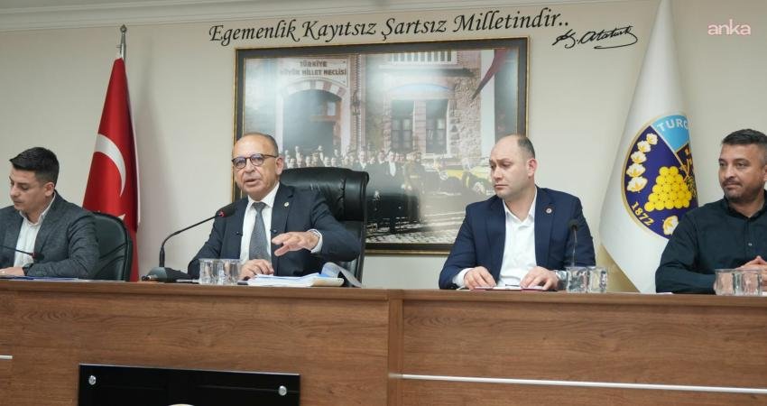 Turgutlu Belediye Başkanı Çetin Akın: “Turgutlu’nun önünü açalım” Turgutlu Belediye Başkanı Çetin Akın, nisan ayı meclis toplantısında Ergenekon