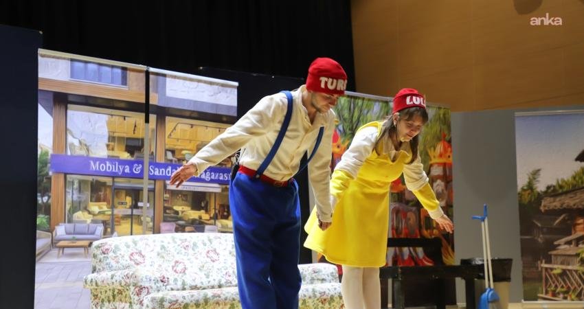 Turgutlu Belediyesi’nin kent elçileri “Turgut ve Lulu” ilk kez sahne aldı Turgutlu Belediyesi'nin kent elçileri "Turgut ve Lulu", Ekrem Gürel Kültür