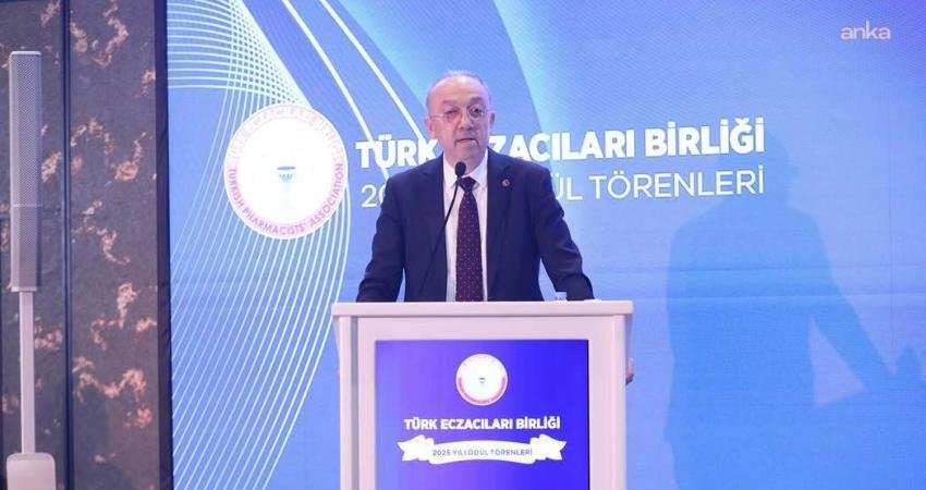Türk Eczacıları Birliği Başkanı Demirci: SGK’nin her ay sonunda yaptığı kan ürünü ve katılım payı ödemeleri eczanelerin hesabına geçmedi Türk Eczacıları Birliği Başkanı Mehmet İrfan Demirci, Sosyal Güvenlik Kurumu (SGK)
