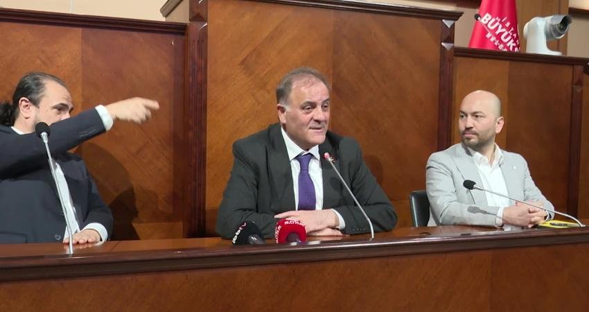 Türkiye-Romanya maçında performanslarıyla tribünleri coşturan İBB Mehteran Takımı’nı ağırlayan İstanbul