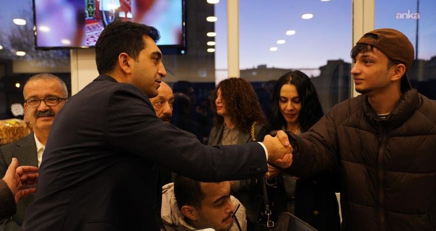 Tuzla’ya beş yeni nesil kafe kazandırıldı Tuzla Belediyesi, “Tuzla Mekan” konseptli beş yeni nesil kafeyi ilçeye