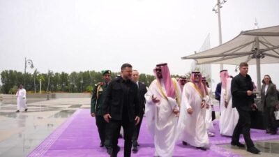 Ukrayna Devlet Başkanı Volodimir Zelenski, Suudi Arabistan’da Veliaht Prens Muhammed