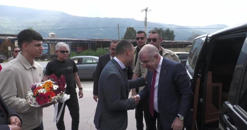 Zafer Partisi Genel Başkanı Ümit Özdağ, İzmir’in Beydağ ilçesinde partisinin