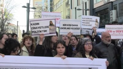 Üniversite öğrencileri, Karadeniz Teknik Üniversitesi öğrencisi İlayda Zorlu'nun ölümüyle ilgili