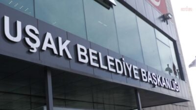 Uşak Belediye Meclisi'nin, Belediye Başkanı Özkan Yalım'ın görevden uzaklaştırılması nedeniyle