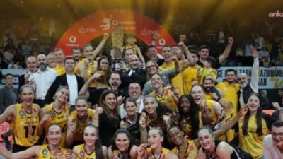 Voleybol Vodafone Sultanlar Ligi play-off final serisinde Fenerbahçe Medicana’yı 3-2