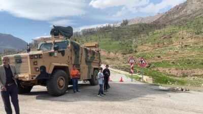 Van’ın Çatak ilçesinde bulunan Reşan Mahallesi’nin ilçeyle tek bağlantısını sağlayan köprünün