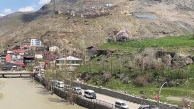 Van’ın Çatak ilçesinde emekliler, aylıklarının kiralarına dahi yetmediğini dile getirdi.