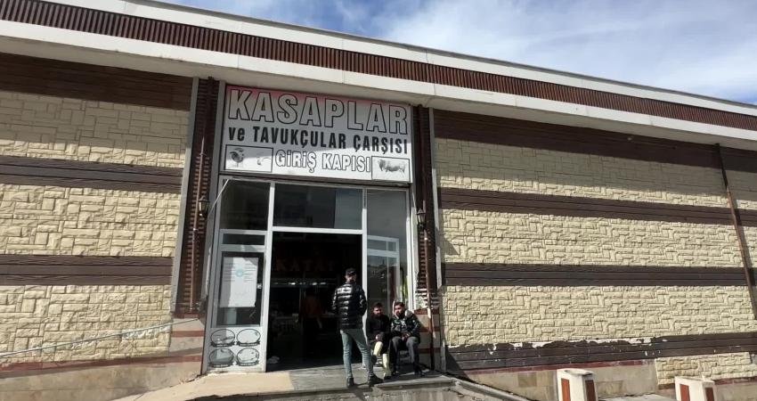 Van Sakatatçılar Çarşısı’nda esnaf, vatandaşın artık sakatat dahi alamadığını, satışlarda