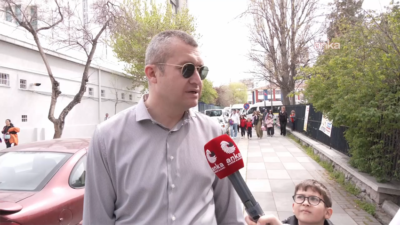 Şanlıurfa ve Kahramanmaraş’ta meydana gelen okul saldırılarının ardından okul önlerinde