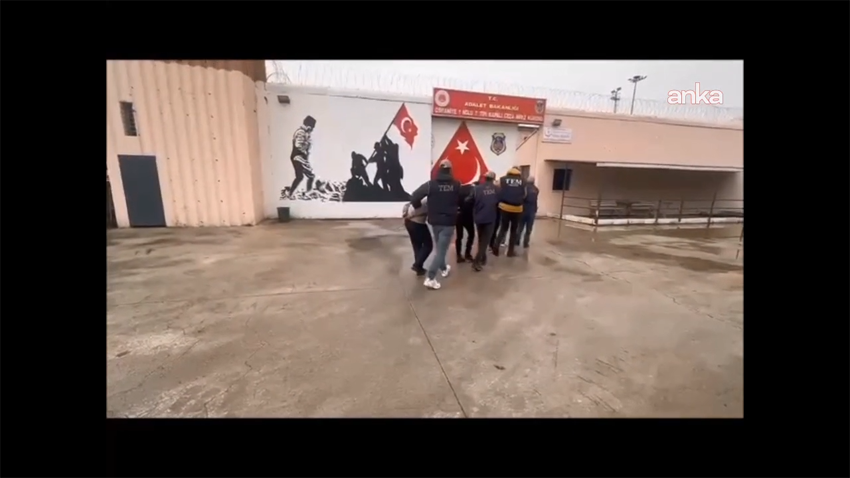 Osmaniye ve Adana’da terör örgütü DEAŞ üyesi Suriye uyruklu 4 kişi tutuklandı Osmaniye ve Adana’nın Ceyhan ilçesinde, "geçmişte Suriye’de terör örgütü DEAŞ