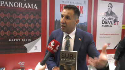 Emekli Albay Orkun Özeller, ATO Congresıum'daki 23. Ankara Kitap Fuarı'na katıldı. Özeller'in