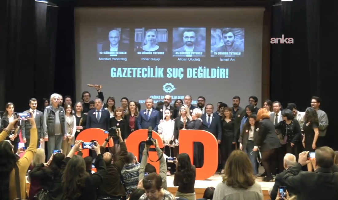 CHP Genel Başkanı Özgür Özel, ÇGD 2025 Yılı Başarılı Gazeteciler