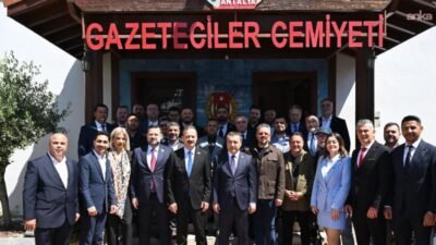 Anahtar Parti Genel Başkanı Yavuz Ağıralioğlu Antalya'da yaptığı açıklamada, "Tayyip