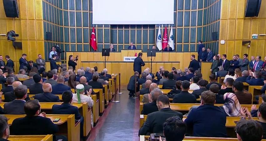  Saadet Partisi Genel Başkanı Mahmut Arıkan, Cumhurbaşkanı ve AK Parti