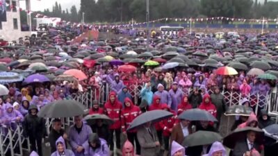 Yunusemre Belediyesi’nin toplu açılış töreninde konuşan Manisa Büyükşehir Belediye Başkanı