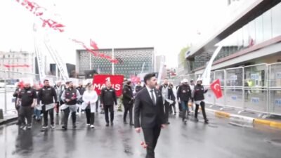 Devlet Memurları Konfederasyonu, 1 Mayıs dolayısıyla Taksim Cumhuriyet Anıtı’na çelenk