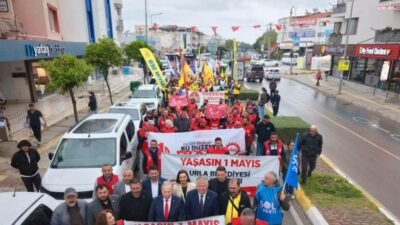 İzmir’in Urla ilçesinde 1 Mayıs Emek ve Dayanışma Günü yürüyüş