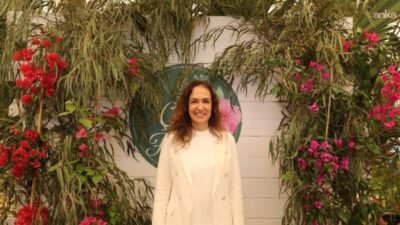 Doğanın en güzel renklerini kent yaşamıyla buluşturan Karşıyaka Çiçek Festivali,