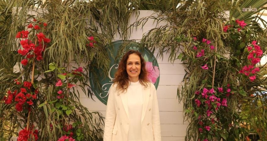 Doğanın en güzel renklerini kent yaşamıyla buluşturan Karşıyaka Çiçek Festivali,