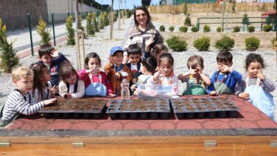 Çankaya Belediyesi Şeker Portakalı Ekolojik Kreşi’nde eğitim gören çocuklar, doğayla
