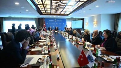 Brüksel Başkent Bölgesi Hükümeti Başbakanı Boris Dilliès ve beraberindeki heyet,