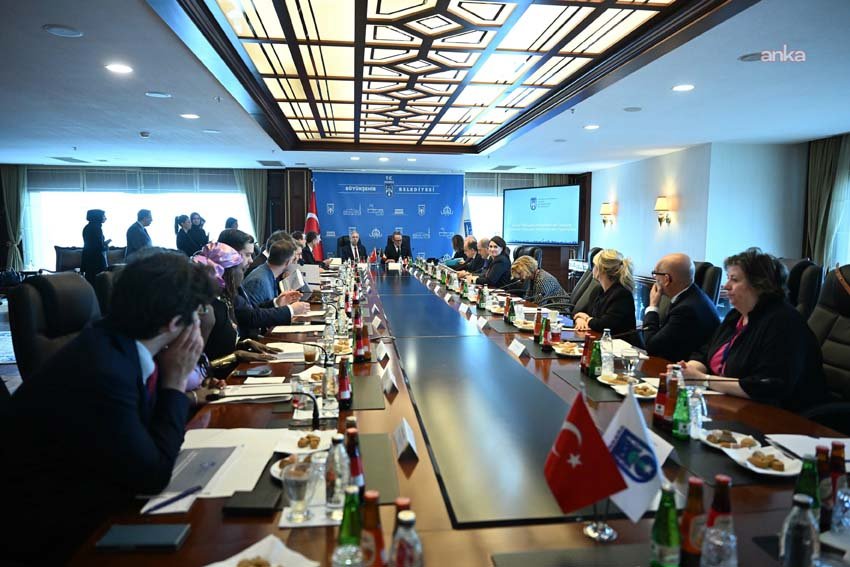 Brüksel Başkent Bölgesi Hükümeti Başbakanı Boris Dilliès ve beraberindeki heyet,