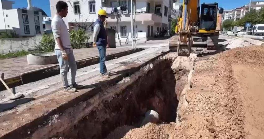 Adıyaman Belediye Başkanı Abdurrahman Tutdere, Cumhuriyet Mahallesi’nde devam eden yağmur