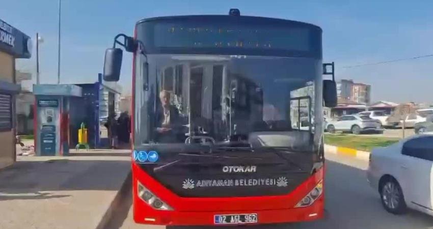 Adıyaman’da toplu taşımada dijital dönüşüm: Nakit ödeme dönemi sona eriyor Adıyaman Belediyesi, şehir içi toplu taşımada modernleşme ve dijitalleşme hamlesini