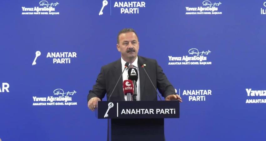 Anahtar Parti Genel Başkanı Yavuz Ağıralioğlu, siyasi partiler arasındaki transferleri