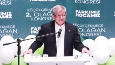 Gelecek Partisi Genel Başkanı Ahmet Davutoğlu, partisinin Küçükçekmece İlçe Kongresi’nde