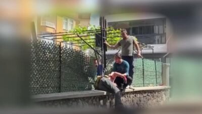 Aksaray’da dördüncü kattan bahçe duvarının demirinin üzerine düşen işçi ağır