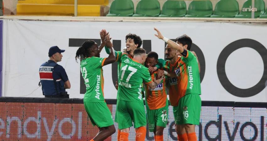 Trendyol Süper Lig’in 33. haftasında Corendon Alanyaspor, sahasında Zecorner Kayserispor’u