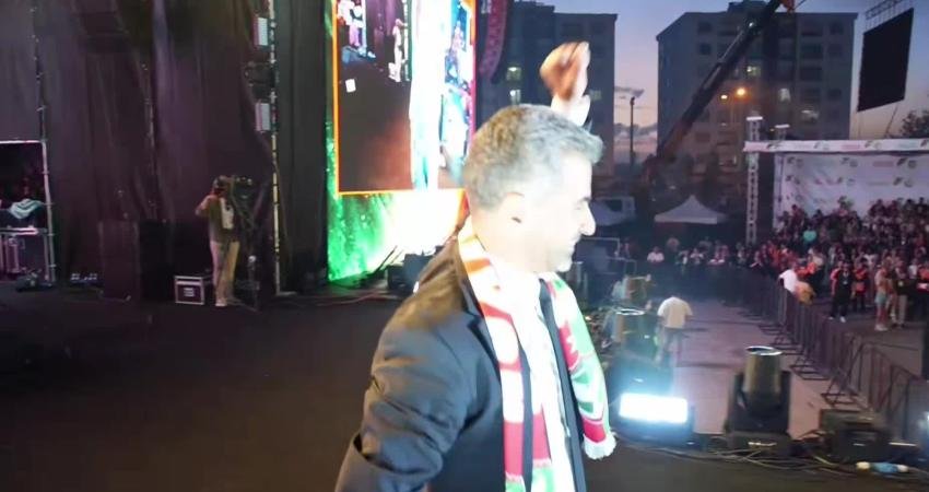 Süper Lig’e yükselen Amedspor'a şampiyonluk kupası Nevruz Parkı’nda binlerce kişinin