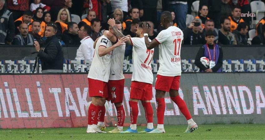 Arca Çorum FK, Süper Lig’e yükselen son takım oldu Arca Çorum FK, Trendyol 1. Lig Yükselme Play-off finalinde Esenler