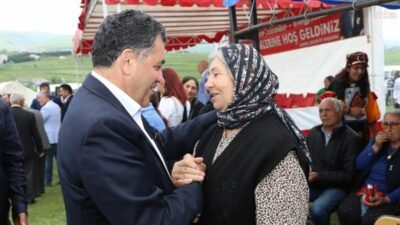 Ardahan Belediye Başkanı Faruk Demir, “Hayatımızın her anında sevgisiyle yanımızda