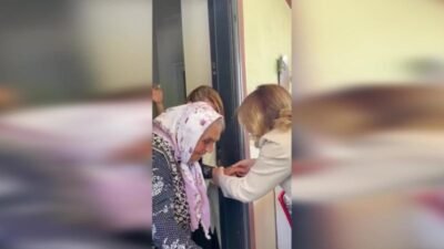 CHP Kadın Kolları Genel Başkanı Asu Kaya, Anneler Günü’nde Hatay’da