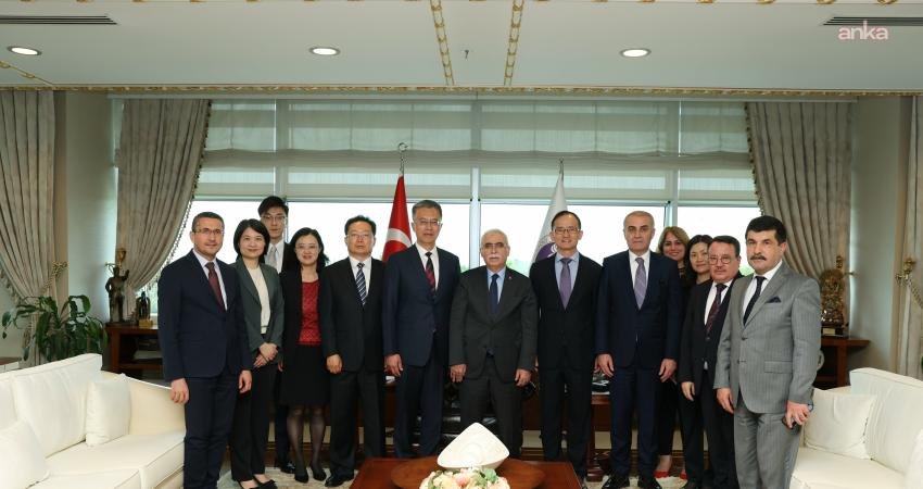 AYM Başkanı Özkaya, Çin Yüksek Halk Mahkemesi heyetini kabul etti AYM Başkanı Kadir Özkaya, Yargıtay Başkanlığının daveti üzerine Türkiye’ye gelen