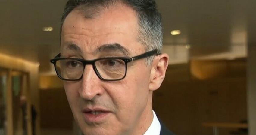Baden-Württemberg Eyalet Başbakanı Cem Özdemir : Devlet engel değil, çözüm üretmeli Almanya'nın Baden Würtenberg Eyalet Başbakanı Cem Özdemir, federal hükümetin sürekli