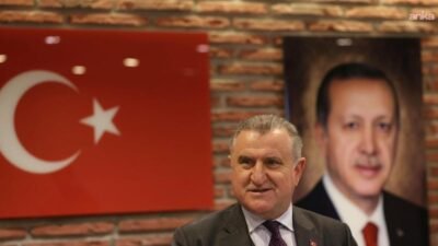 Gençlik ve Spor Bakanı Osman Aşkın Bak, Aydın Kuyucak’ta belediye
