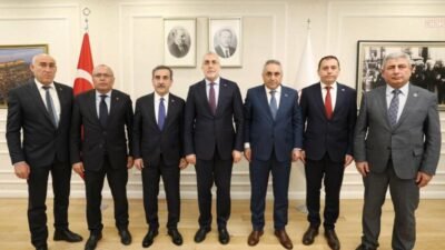 Çalışma ve Sosyal Güvenlik Bakanı Vedat Işıkhan, Türkiye Kamu-Sen Konfederasyonu
