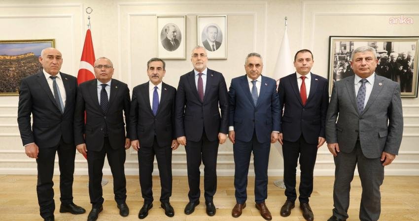 Çalışma ve Sosyal Güvenlik Bakanı Vedat Işıkhan, Türkiye Kamu-Sen Konfederasyonu