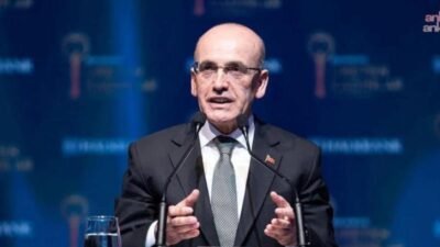 Hazine ve Maliye Bakanı Mehmet Şimşek, "Yıllıklandırılmış ihracat 275,8 milyar