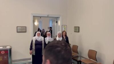 DEM Parti Sözcüsü Ayşegül Doğan'ın eşlik ettiği Barış Anneleri Heyeti,