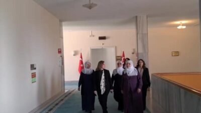 DEM Parti Sözcüsü Ayşegül Doğan ve Diyarbakır Milletvekili Adalet Kaya'nın