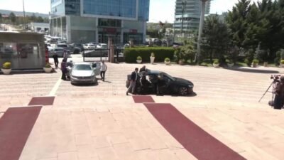 DEM Parti Sözcüsü Ayşegül Doğan ve Diyarbakır Milletvekili Adalet Kaya'nın