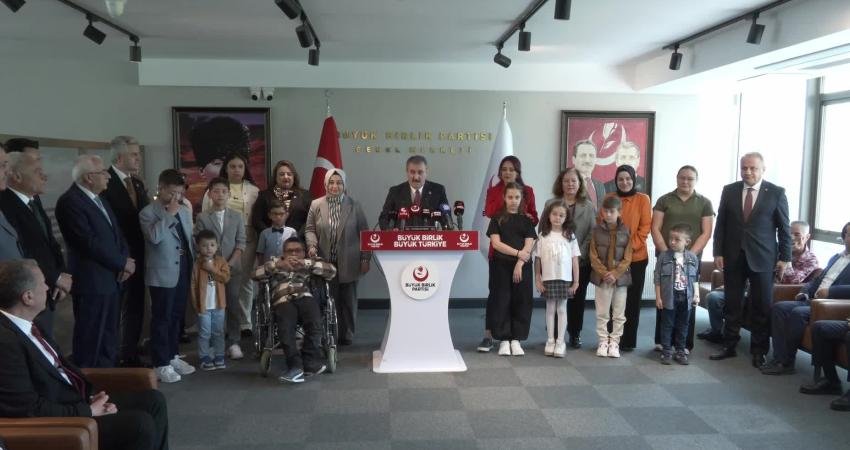 Büyük Birlik Partisi (BBP) Genel Başkanı Mustafa Destici, partisinin bayramlaşma
