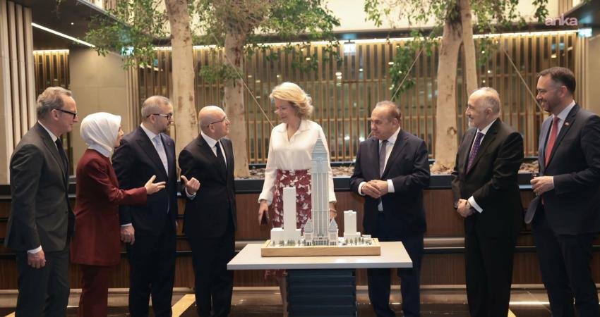 Aile ve Sosyal Hizmetler Bakanı Mahinur Özdemir Göktaş, Belçika Kraliçesi